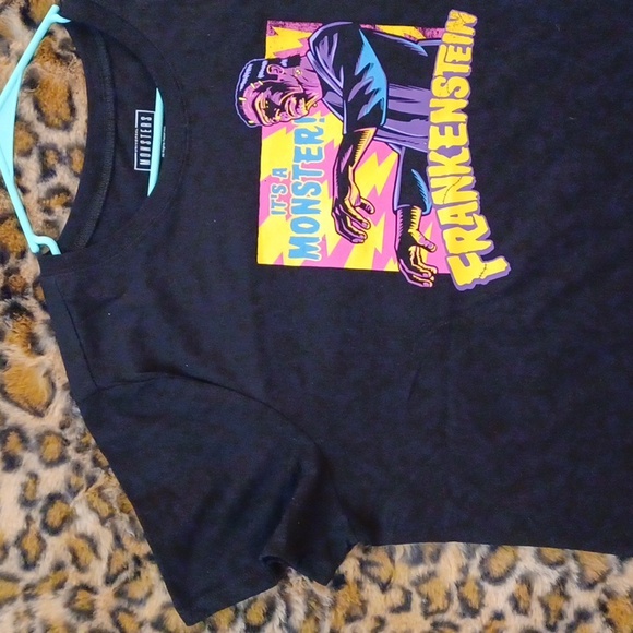 TORRID 2 BLACK SHORT-SLEEVED GRAPHIC TSHIRT (FRANKENSTEIN) - Picture 8 of 11